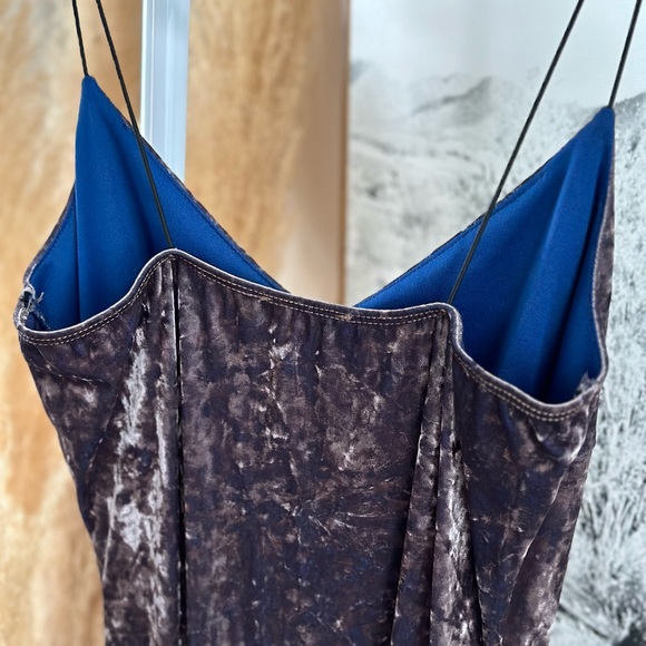 Velvet, midi dress from Charlotte Russe. Size small.Body con with elastic straps - Picture 4 of 11
